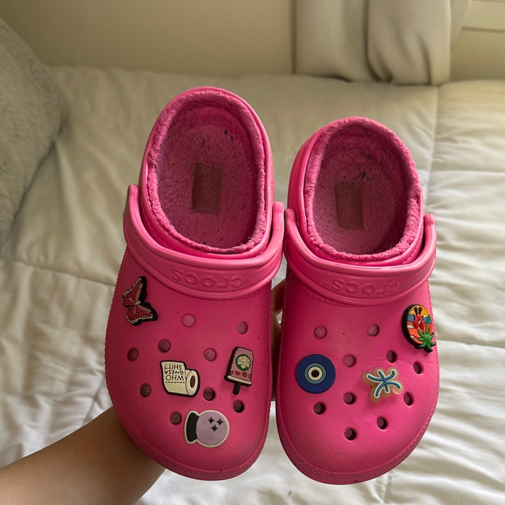 CROCS Women’s Pink Slippers (CHARMS NOT INCLUDED)